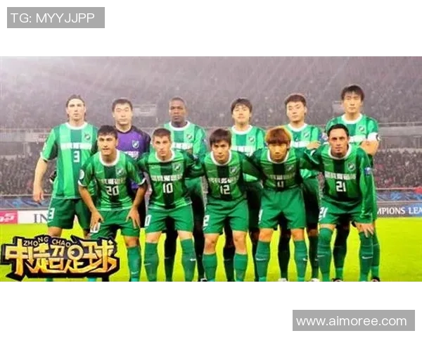 退役足球明星齐聚一堂重温绿茵岁月展现传奇风采与激情对决